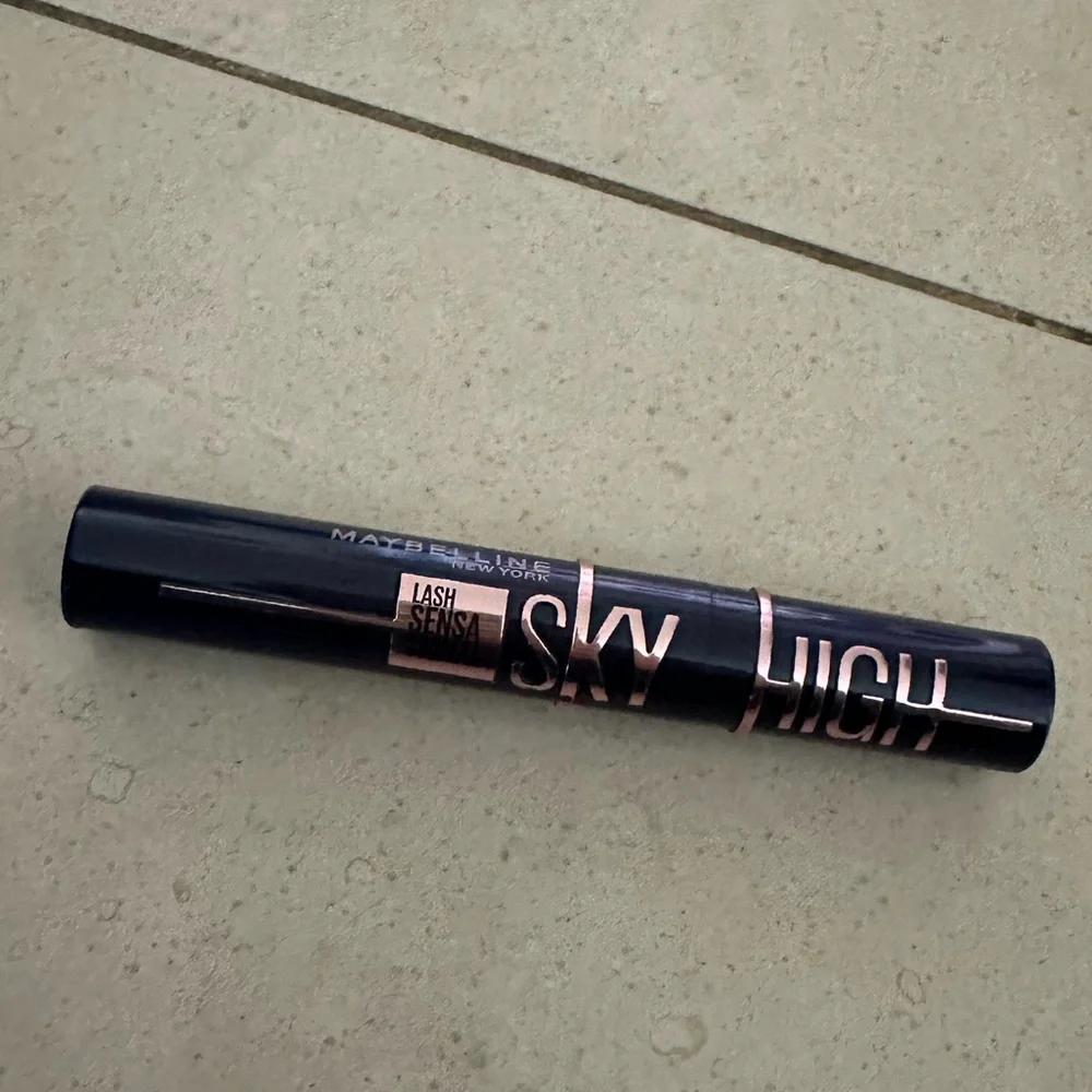Nwt Maybelline Lash Sensational Sky High Mascara - washable blue mist